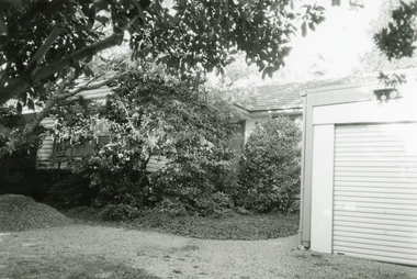 Photographs, House at 4 Davey Drive, East Ringwood circa