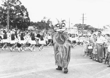 Photograph, City of Ringwood celebrations, 1960. Marching girls