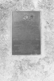 Photograph, Plaque unveiled at Ringwood Eastern Metropolitan Regional Library, commemorating the Golden Jubilee of Ringwood's severance from Lilydale. 1974