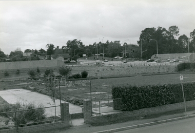 Photographs, Demolition of City of Ringwood Bowling Club in Miles Ave, Ringwood in 1997