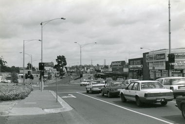 Photographs, Looking wes along Maroondah Hwy, Ringwood corner of Wantirna Road in 1997