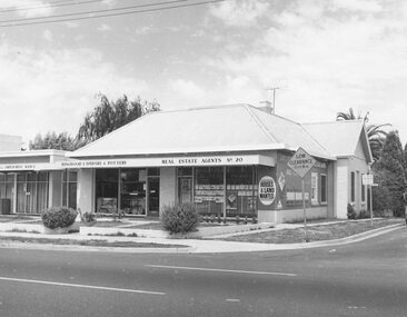 Photograph, Second Coach and Horses Hotel built 1909 used as shops today (1979)
