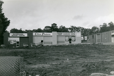 Photographs, Demolished Caltex Service Station in Maroondah Hwy (near lake) in 1997