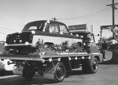 Photograph, Proclamation of the City of Ringwood procession - 19 March, 1960