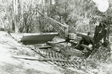 Photographs, 1979-80 MMBW pipe line project at Hubbard Reserve, North Ringwood � Work on boring mole pit