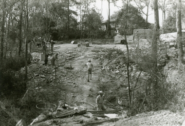 Photographs, 1979-80 MMBW pipe line project at Hubbard Reserve, North Ringwood � Sewer tunnel