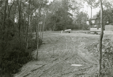 Photographs, 1979-80 MMBW pipe line project at Hubbard Reserve, North Ringwood � Viewing east from Debbie Place