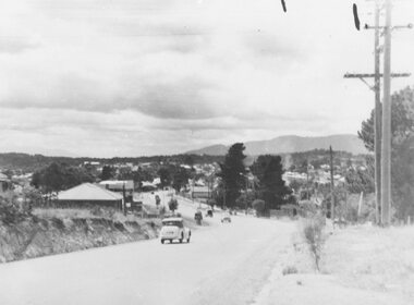 Photograph, Easterly view from Heatherdale Road along Whitehorse Road, Ringwood - 1935
