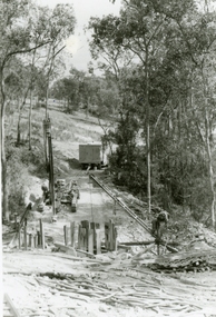 Photographs, 1979-80 MMBW pipe line project at Hubbard Reserve, North Ringwood � Tracked drill rig