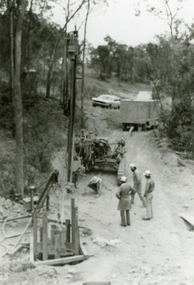 Photographs, 1979-80 MMBW pipe line project at Hubbard Reserve, North Ringwood � Drill rig