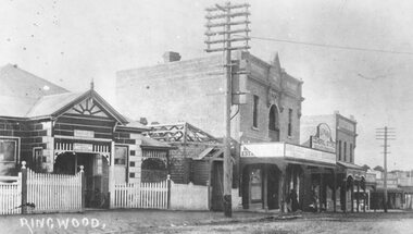 Photograph, Maroondah Highway Central, Ringwood. Ringwood Coffee Palace, 1918