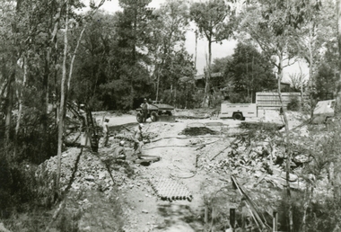 Photographs, 1979-80 MMBW pipe line project at Hubbard Reserve, North Ringwood � The work on sewer line from 29-39 Burlock Avenue