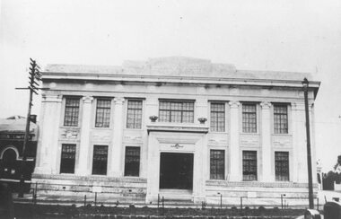 Photograph, Maroondah Highway Central, Ringwood. Old Town Hall, Ringwood, 1927