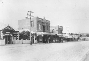 Photograph, Maroondah Highway Central, Ringwood. Looking east towards Adelaide Street and Warrandyte Road, 1918