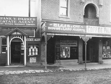 Photograph, Maroondah Highway Central, Ringwood. Coffee Palace- 1923