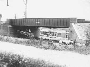 Photograph, Maroondah Highway Central, Ringwood. Construction of Warrandyte Road railway viaduct, 1923