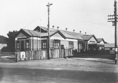 Photograph, Maroondah Highway Central, Ringwood. Mechanics Institute, 1927