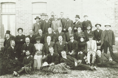 Photograph, Ringwood Agricultural Show Committee outside Club Hotel. c1905