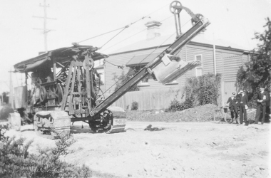 Photograph, Maroondah Highway Central, Ringwood. Roadworks excavator - c1935