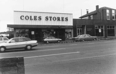 Photograph, Maroondah Highway Central, Ringwood. Coles Store and State Savings Bank of Victoria, 1986