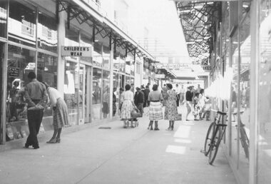 Photograph, Maroondah Highway Central, Ringwood. Midway Arcade, 1960