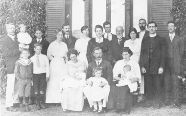 Photograph, Group portrait - Miles Family and others - at 'Woorara' - Christmas 1914