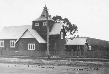 Photograph, Church of England, Ringwood - C/r Main St. & Pratt St - before moving (undated)