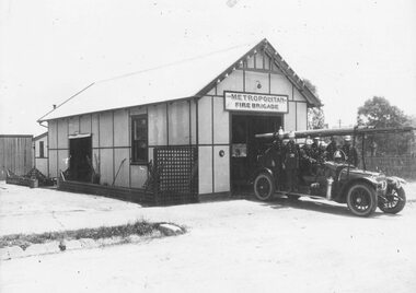 Photograph, Ringwood Fire Brigade rear Old Town Hall 1929