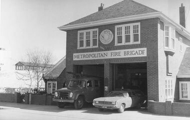 Photograph, Ringwood Metropolitan Fire Brigade, Maroondah Highway, 1960