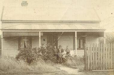 Photograph, Old Pratt Home Ringwood c1913