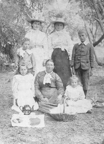 Photograph, Wilkins Family, Ringwood. 1901