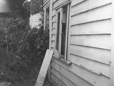 Photograph, Dismantling Ringwood miners cottage in 1975