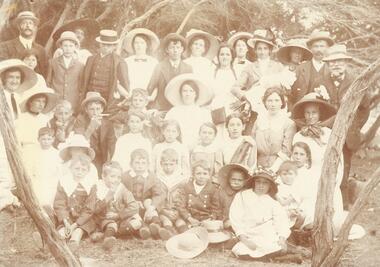 Photograph, North Ringwood & South Warrandyte residents beach picnic. c1905