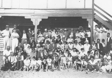 Photograph, Ringwood Masonic Lodge outing to Parkdale, 1931