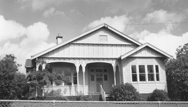 Photograph, Tommy Grant's House, Adelaide Street, Ringwood.  Built about 1911.  (1965)