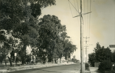 Photograph, Ringwood Street at Bourke Street Ringwood, looking south, early 1960s prior to Eastland development