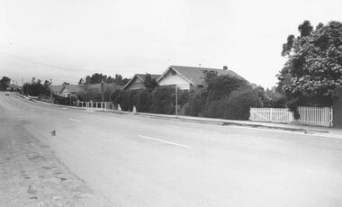 Photograph, Soldiers Homes' Bedford Rd. looking east from outside shops, Illoura Ave. 1973