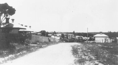 Photograph, Pitt St. looking towards central Ringwood c.1920