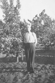 Photograph, Hubert Maggs and his house and horses at Gumly Gumly (near Wagga Wagga) New South Wales. (3 images)