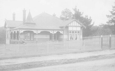 Photograph, The Crag, 69 Warrandyte Road, Ringwood
