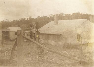 Photograph, "Quambee" , North Ringwood, about 1912