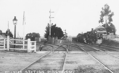 Photograph, Ringwood Railway Station looking towards Melbourne from old railway level crossing 1908