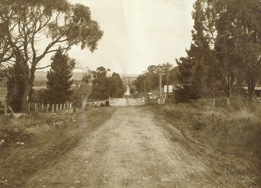 Photograph, Heatherdale Road railway crossing, approx. 1924.  Miss Condon, Gate-keeper