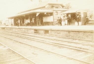 Photograph, Ringwood Railway Station, Arbor Day, 1910