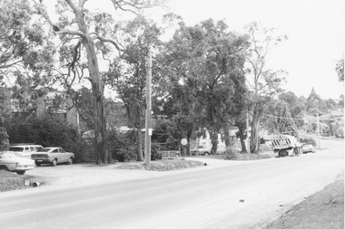 Photograph, Northward view along Oban Road towards Mullum Creek bridge from outside No.13 Oban Road, Ringwood - 1981