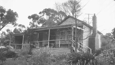 Photograph, "Johnswood" - Home of Charles Wedge, Eastfield Road, East Ringwood - 1964 (demolished in 1967).  Charles Wedge was a relative of John Helder Wedge, Batman's surveyor