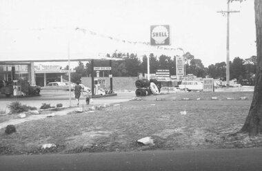 Photograph, Heathmont Shopping Centre and Service Station (3 Views).  Probably late 1960's