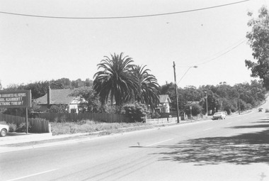 Photograph, Warrandyte Road, east side, to Aird Street and bowling green.  Jan. 1975