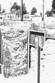 Photograph, Construction work Bedford Road railway crossing, Ringwood. 1977