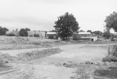 Photograph, New market - Bond St. entrance to the new street across Charters Seymour Streets, Ringwood 1982
